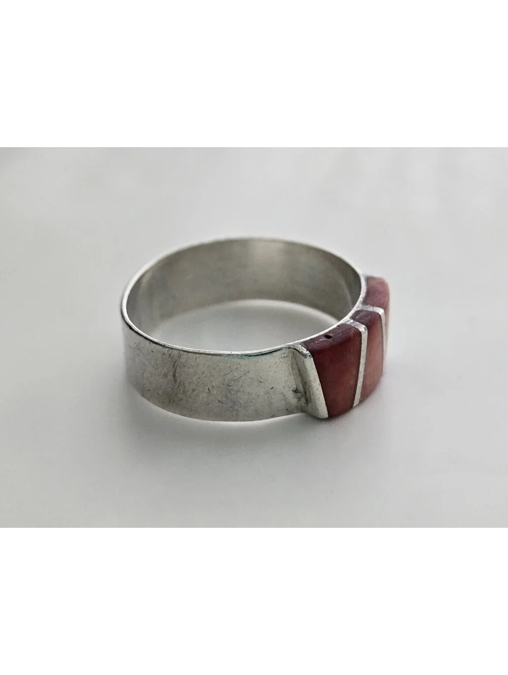 Vintage Sterling Silver Red Spiny Oyster Shell Channel Inlay Ring Size 7.75